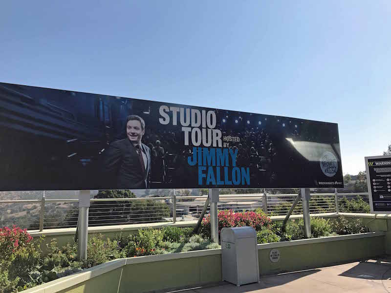 4 Reasons Universal Studio s Hollywood Is Better Than Universal Orlando - Jimmy Fallon hosts the Universal Studios Hollywood lot tour